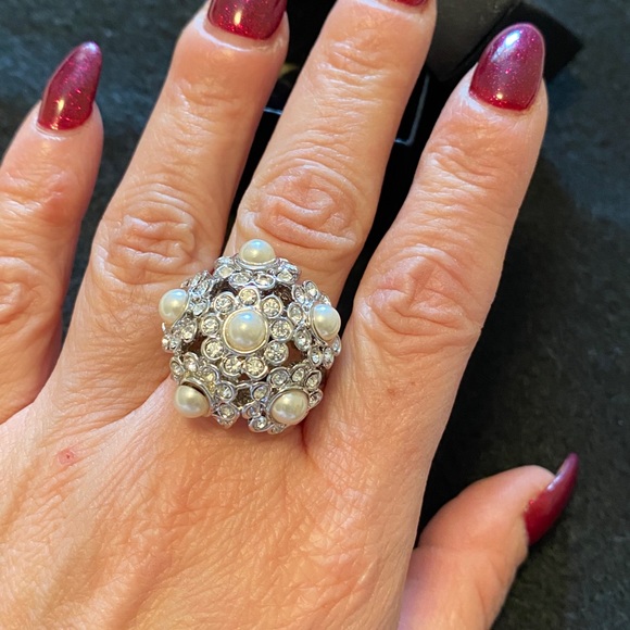 Pearl and crystal cluster ring size 7 - Picture 1 of 5